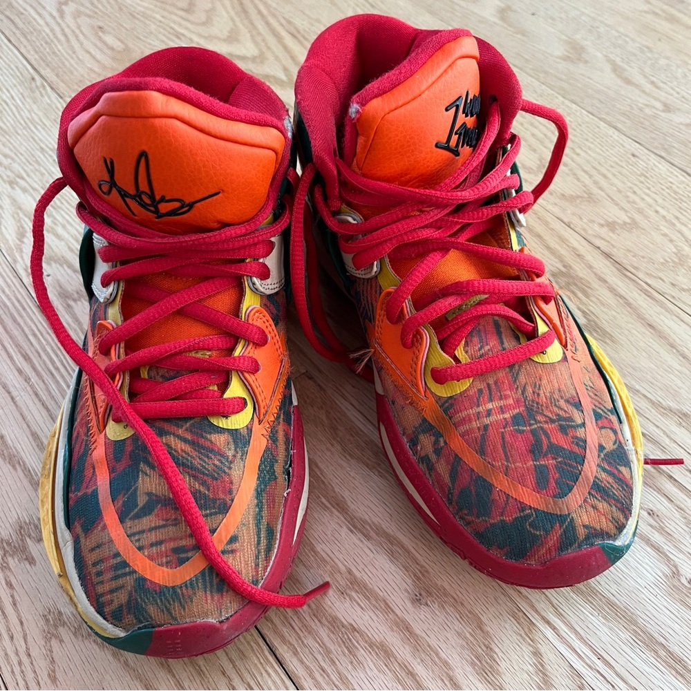 Nike Kyrie Basketball Shoes - Youth size 4